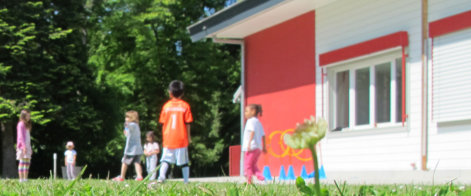 Sport in der Mittagspause an der Grundschule in Vandoeuvres (Genf)